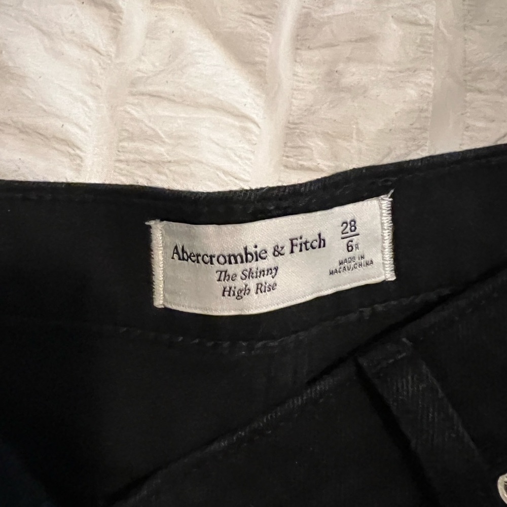 A&F Skinny High Rise Jean - Picture 6 of 6
